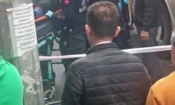Avcılar'da minibüs iş yerine çarptı
