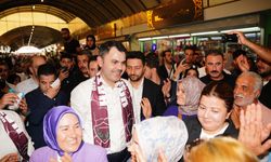 Bakan Kurum'dan, depremzede aileye ziyaret