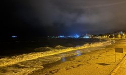 Erdek’te Lodos Felaketi: Tekne ve Yelkenliler Karaya Vurdu