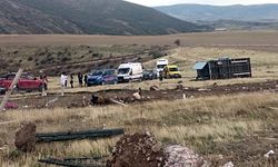 Fırtınada üzerine konteyner ev devrildi