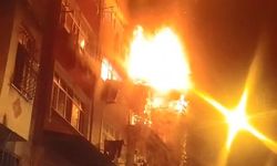 Havai fişek binaya sıçradı