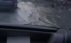 İstanbul'da sağanak sonrası caddeler su içinde kaldı
