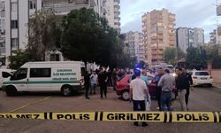 Ölü bulunan galericiyi sevgilisinin oğlu dövdü!