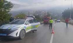 Otomobil evin bahçesine uçtu
