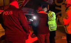 Otomobilin çekilmemesi için polise dil döktü