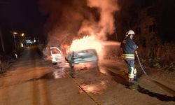 Samsun'da seyir halindeki otomobil yandı