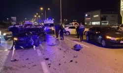Bursa'da 5 aracın karıştığı zincirleme kaza:  3 yaralı