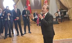 RESEPSİYONDA MUSTAFA KESER’DEN SÜPRİZ KONSER