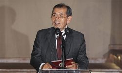 Galatasaray Lisesi Anı Defteri’ne Dursun Özbek İçin Teşekkür Yazısı