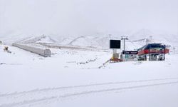 Erciyes beyaza büründü