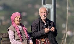 Keçi kılından çorap örüyor!