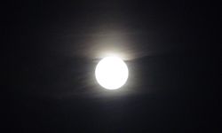Antalya semalarında 'Kunduz Süper Dolunayı' görüntülendi!