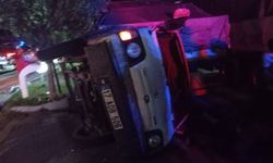 Balıkesir'de kamyon ile kamyonet çarpıştı