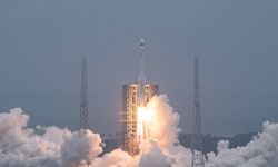 Çin uydusunu uzaya gönderdi!