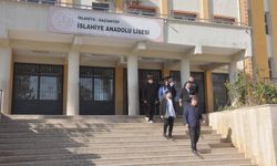 Depremde Hayatını Kaybeden Öğretmen, Mezarında Anıldı