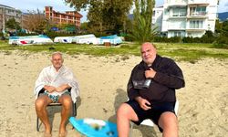 Erdek'te sıcak havayı fırsat bilenler denize koştu!