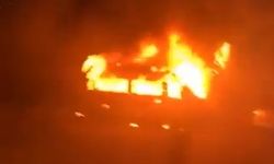 İsrailliler, Batı Şeria'da çok sayıda araç ve evi ateşe verdi