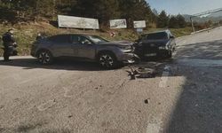 Kastamonu'da 2 otomobil çarpıştı