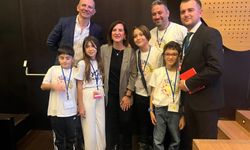 Öğrenciler evine ödülle döndü!