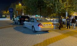 Otomobiline binerken uğradığı silahlı saldırıya uğradı