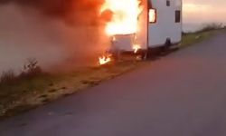 Park halindeki karavan alev aldı