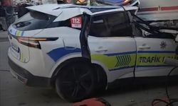 Polis aracı TIR'a çarptı, 1 şehit!