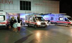 Sakarya'da hafif ticari araçlar çarpıştı!