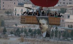 Sıcak hava balonları, Atatürk posterleriyle doldu!