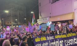 Taksim’de Kadına Şiddete Karşı Yürüyüş