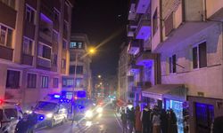 Yanan evde mahsur kalan anne ve oğlu yaralandı!