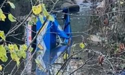 Zonguldak'ta tekerleği kopan tarım aracı dereye düştü