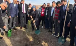 Ankara’da Şehit Öğretmenler İçin Fidan Dikildi