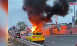Cevizlibağ'da iş makinesi alev aldı