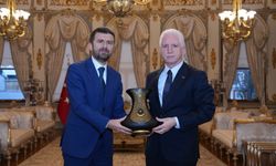 Vali Davut Gül’den BİK Genel Müdürü Abdulkadir Çay’a Tebrik