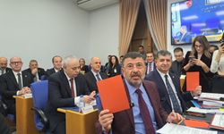 TBMM’de ‘Kırmızı Kart’ Gerginliği