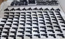 Hatay'da polisin durdurduğu otomobilden cephanelik ele geçirildi