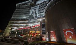 CHP’den Vefa: Gülşah Durbay’ın Pankartı Genel Merkezde Yerini Aldı!