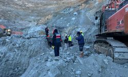 Göçük altında kalan şantiye müdüründen acı haber!