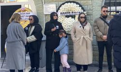 Oyuncu Burcu Özberk'in acı günü!