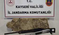 Yeşilhisar'da Roma dönemine ait mezar steli ele geçirildi