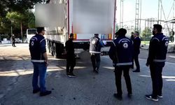 Amasya’da TIR’dan 13 kaçak göçmen çıktı