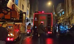 Eyüpsultan’da Park Halindeki Otomobiller Alev Alev Yandı