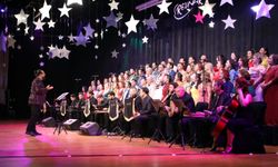 Gündüz şifa, akşam koro tutkusu!