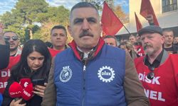 İzmir'de belediye işçileri 'çıplak ayak' eylemi