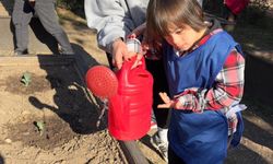 İzmir'de Engelli çocuklar, lemurlarla tanıştı