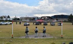 Meksika’da uçak düştü!