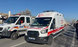 Nevşehir'de yolcu midibüsü ile otomobil feci çarpıştı