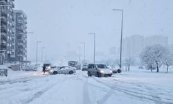 Şanlıurfa'ya mevsimin ilk karı düştü!