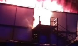 Şantiyede işçilerin yatakhanesinde yangın çıktı!