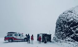 Siirt'te yolcu minibüsü devrildi